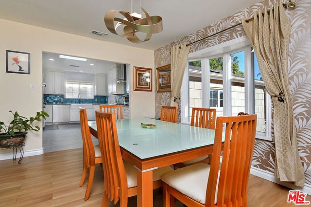 6015 Topeka Drive, Tarzana, CA 91356