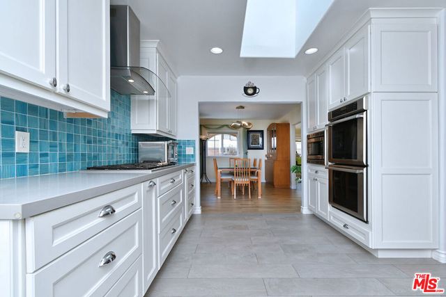 6015 Topeka Drive, Tarzana, CA 91356