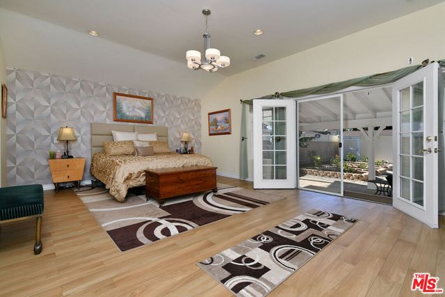 6015 Topeka Drive, Tarzana, CA 91356