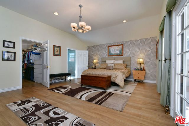 6015 Topeka Drive, Tarzana, CA 91356