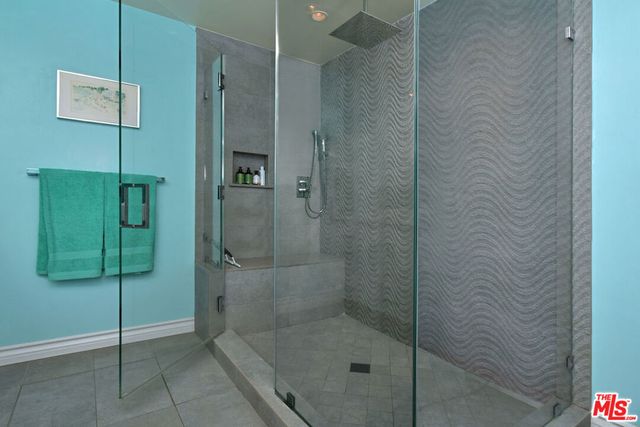 6015 Topeka Drive, Tarzana, CA 91356