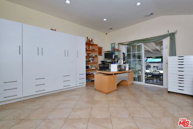 6015 Topeka Drive, Tarzana, CA 91356