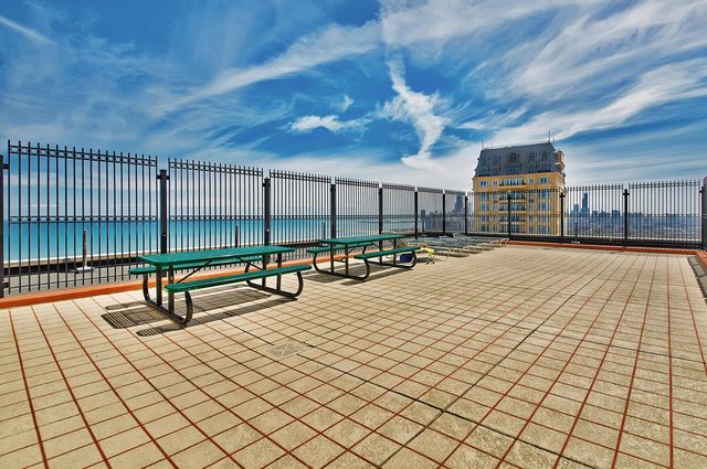 2626 N Lakeview Street 2106, Chicago, IL 60614