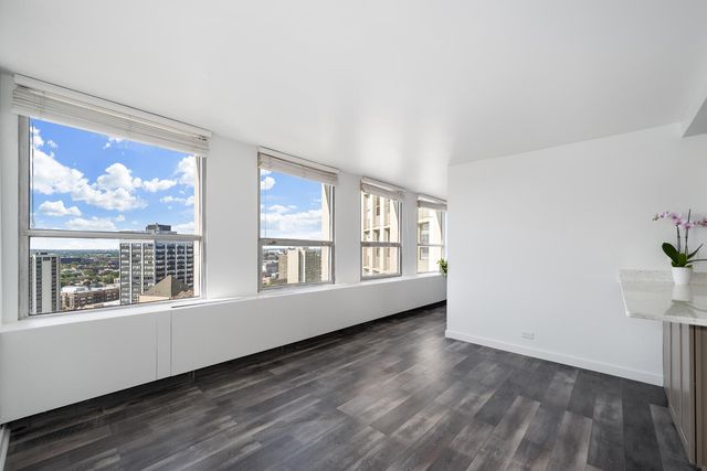 2626 N Lakeview Street 2106, Chicago, IL 60614