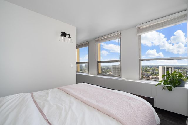 2626 N Lakeview Street 2106, Chicago, IL 60614