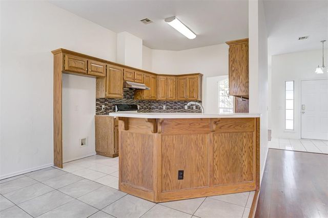 13804 Oakmond Road, Edmond, OK 73013