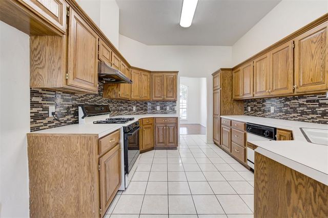 13804 Oakmond Road, Edmond, OK 73013