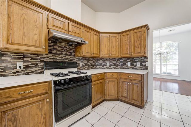 13804 Oakmond Road, Edmond, OK 73013