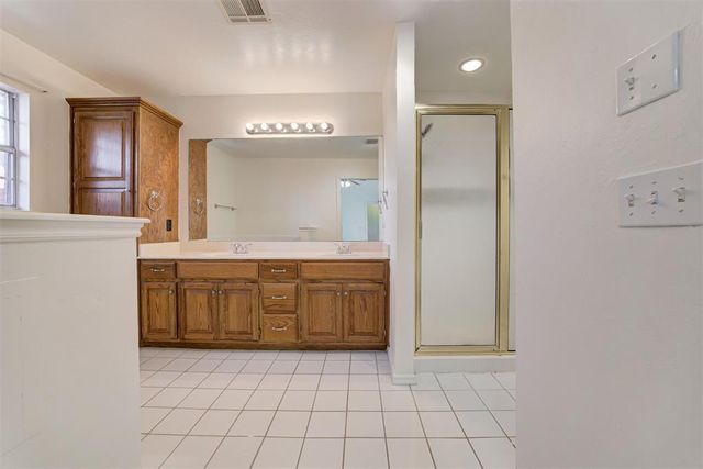 13804 Oakmond Road, Edmond, OK 73013