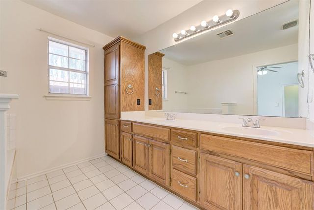 13804 Oakmond Road, Edmond, OK 73013