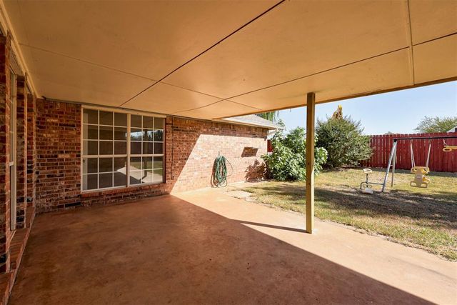 13804 Oakmond Road, Edmond, OK 73013