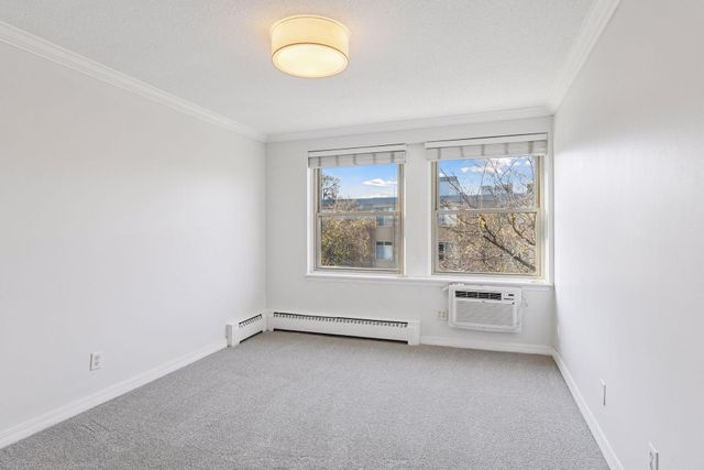 821 Douglas Avenue 304, Minneapolis, MN 55403