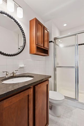 821 Douglas Avenue 304, Minneapolis, MN 55403