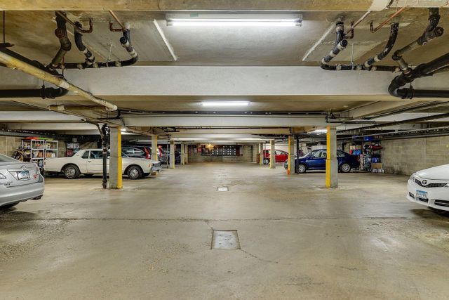 821 Douglas Avenue 304, Minneapolis, MN 55403