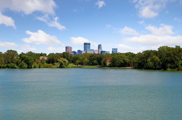 821 Douglas Avenue 304, Minneapolis, MN 55403