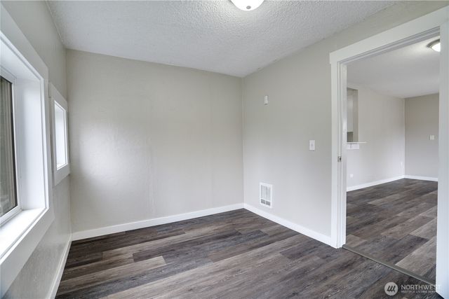 325 N Cambrian, Bremerton, WA 98312