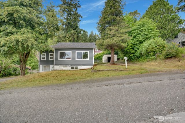 325 N Cambrian, Bremerton, WA 98312