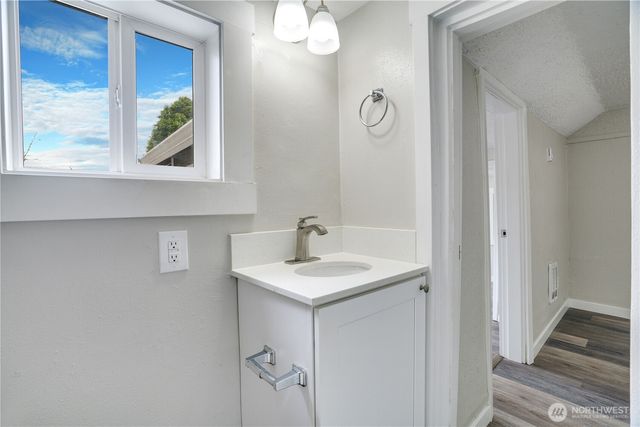 325 N Cambrian, Bremerton, WA 98312