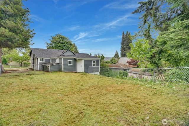 325 N Cambrian, Bremerton, WA 98312