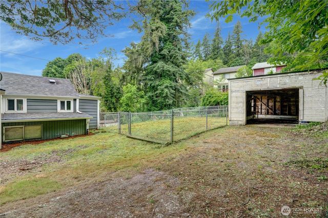 325 N Cambrian, Bremerton, WA 98312