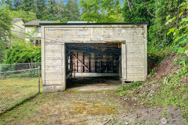 325 N Cambrian, Bremerton, WA 98312