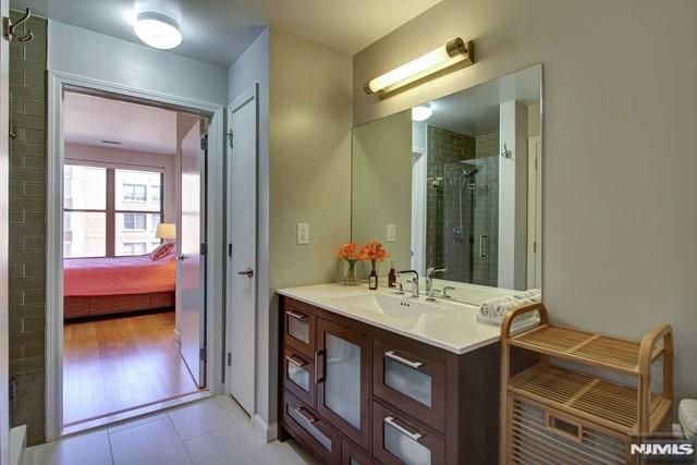 24 Ave At Port Imperial 404, West New York, NJ 07093