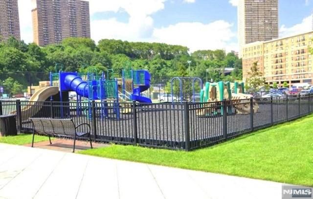 24 Ave At Port Imperial 404, West New York, NJ 07093