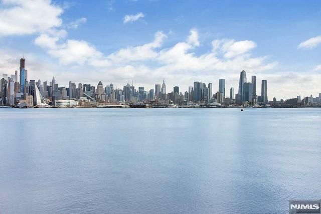 24 Ave At Port Imperial 404, West New York, NJ 07093