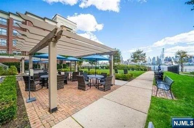 24 Ave At Port Imperial 404, West New York, NJ 07093