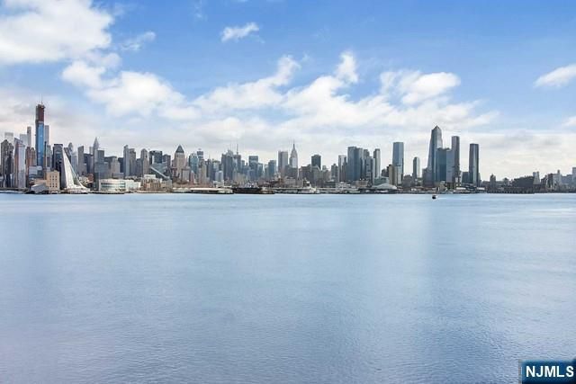 24 Ave At Port Imperial 404, West New York, NJ 07093