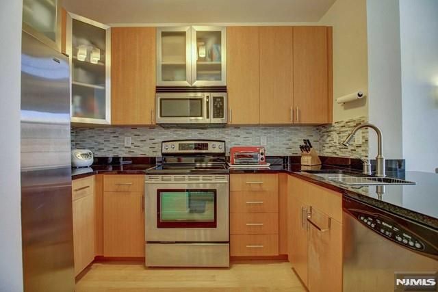 24 Ave At Port Imperial 404, West New York, NJ 07093