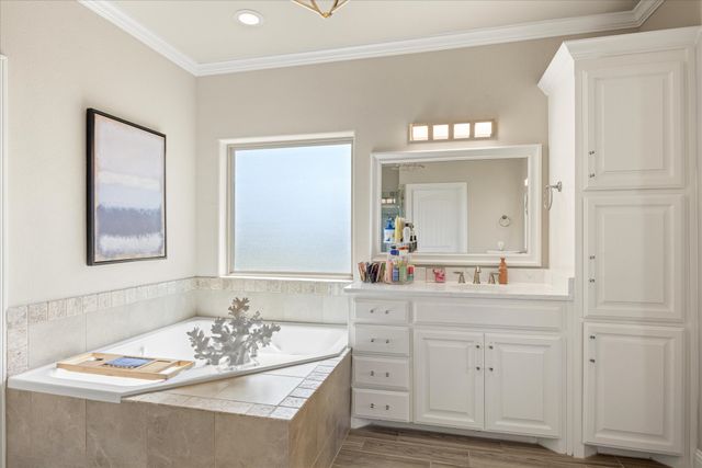 1112 Sunset Bay Drive, Granbury, TX 76048