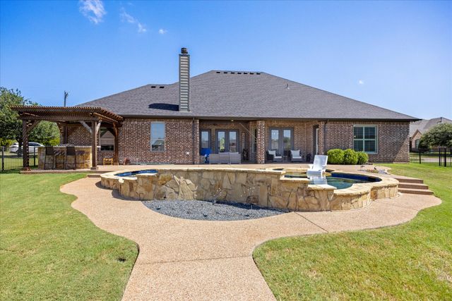 1112 Sunset Bay Drive, Granbury, TX 76048