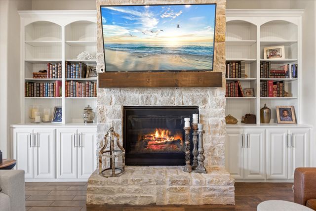 1112 Sunset Bay Drive, Granbury, TX 76048