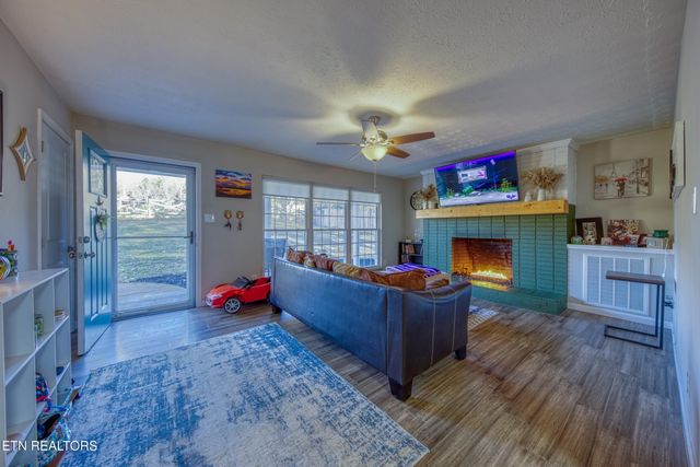 340 Blacksferry Rd, Knoxville, TN 37931