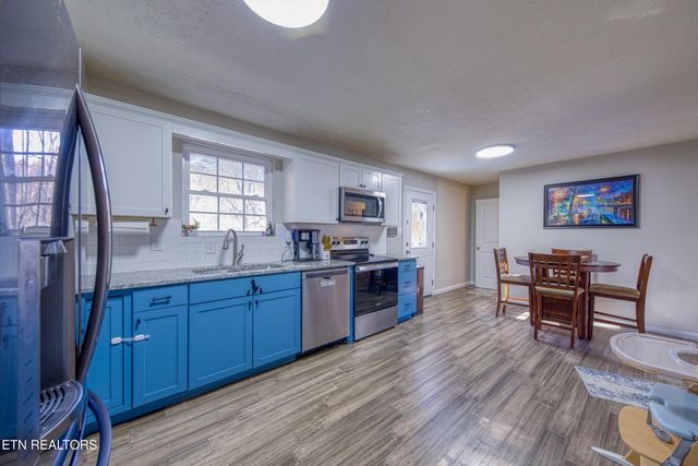 340 Blacksferry Rd, Knoxville, TN 37931