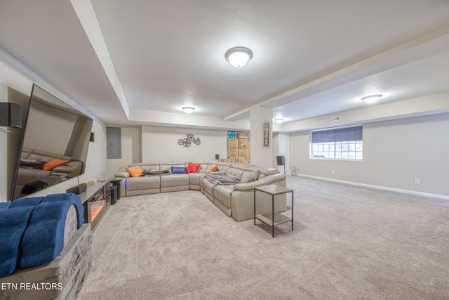 340 Blacksferry Rd, Knoxville, TN 37931