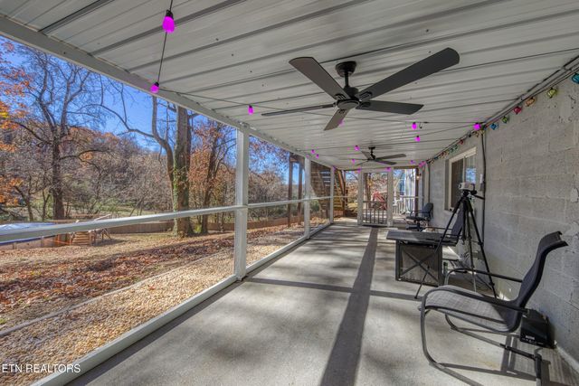 340 Blacksferry Rd, Knoxville, TN 37931