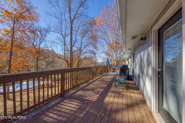 340 Blacksferry Rd, Knoxville, TN 37931