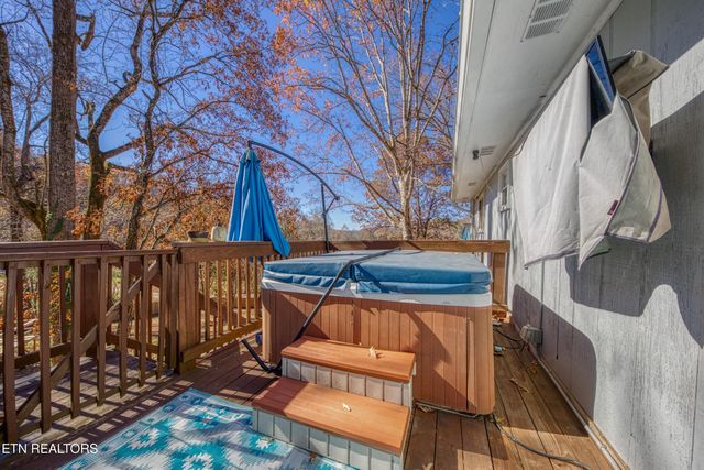 340 Blacksferry Rd, Knoxville, TN 37931