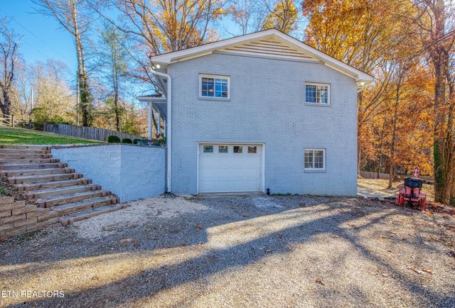 340 Blacksferry Rd, Knoxville, TN 37931