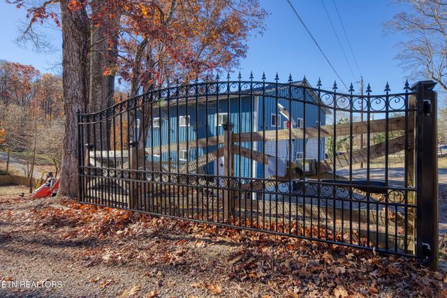 340 Blacksferry Rd, Knoxville, TN 37931