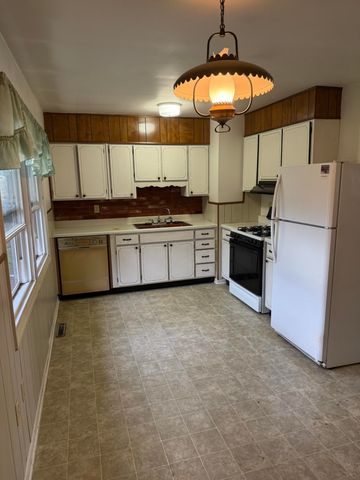 509 Brentwood DR, Covington, VA 24426