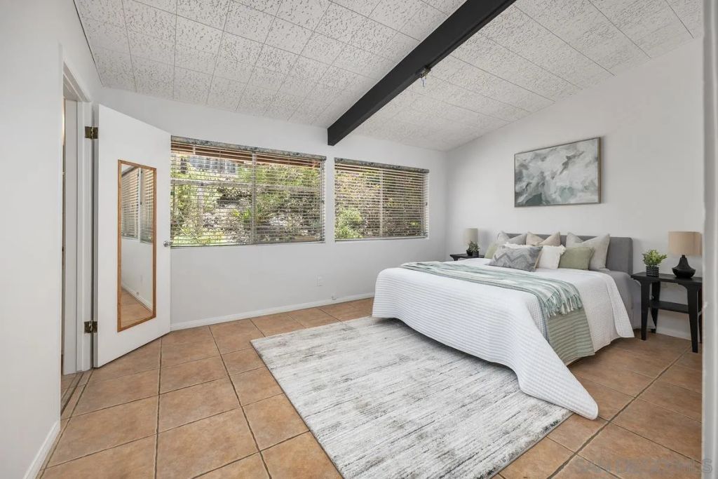 Image 14 of property listing at 8402 Sugarman Dr, La Jolla, CA 92037