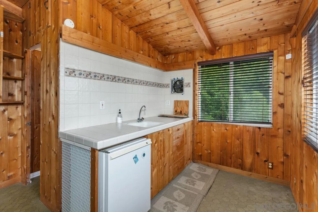Image 25 of property listing at 8402 Sugarman Dr, La Jolla, CA 92037