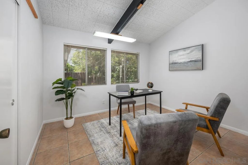 Image 10 of property listing at 8402 Sugarman Dr, La Jolla, CA 92037