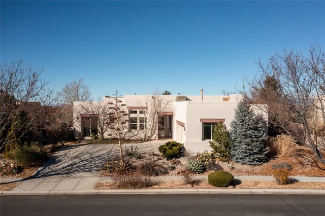 15 E Chili Line Road, Santa Fe, NM 87508