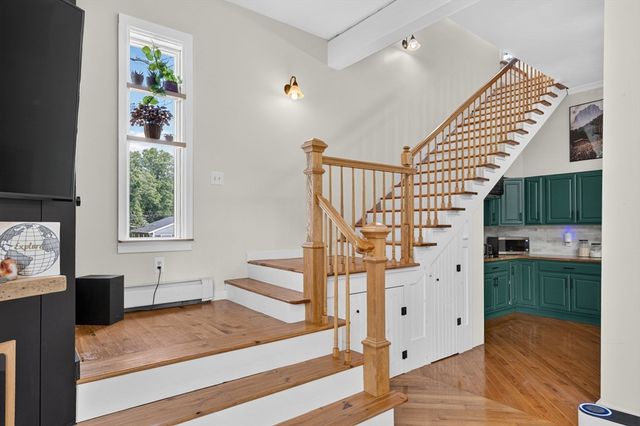 24 Mayflower Drive, Plymouth, MA 02360