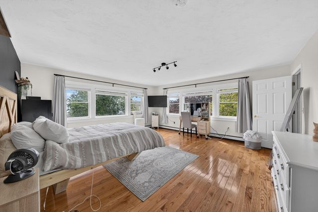 24 Mayflower Drive, Plymouth, MA 02360