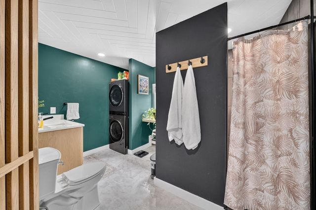 24 Mayflower Drive, Plymouth, MA 02360